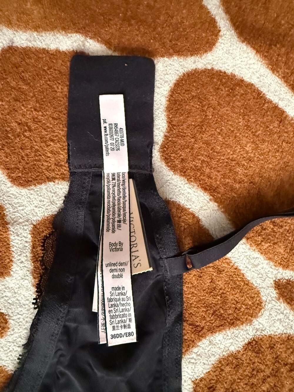 Victoria's Secret Body by Victoria Invisible Lift Unlined Lace Demi Bra 36DD Bla - Picture 5 of 7